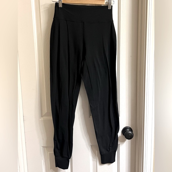 Lululemon 🍋 Back In Action Jogger Nulu Fabric 29" inseam size 4 - Picture 3 of 11